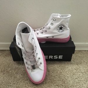 Miley Cyrus Converse